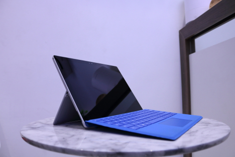 Surface Pro 4 ( i7/8GB/256GB ) + Type Cover 3